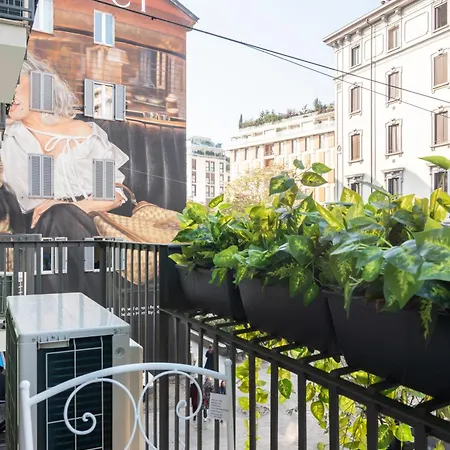 Daire Esclusivo Nel Cuore Del Design E Moda Milano